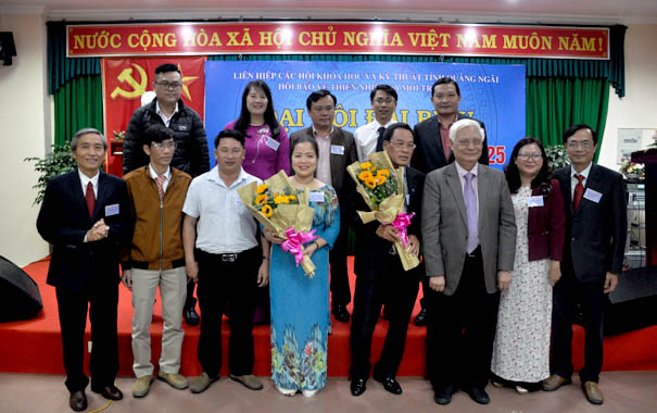 Ông[-]Đoàn[-]Tấn[-]Hận[-]tiếp[-]tục[-]được[-]bầu[-]giữ[-]chức[-]vụ[-]Chủ[-]tịch[-]Hội[-]BVTN&MT[-]tỉnh[-]Quảng[-]Ngãi